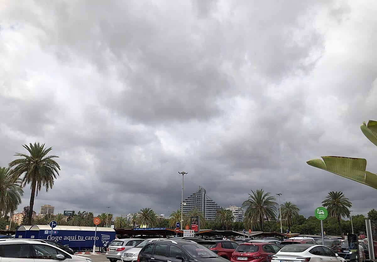 Aemet activa un aviso naranja para jueves y viernes en Valencia y confirma la previsión del fin de semana
