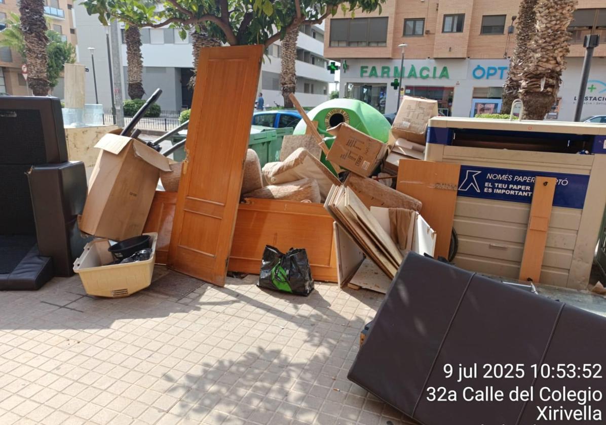 Imagen de uno de los puntos de abandono de muebles.