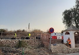 Trabajos de una de las brigadas en Riba-roja.