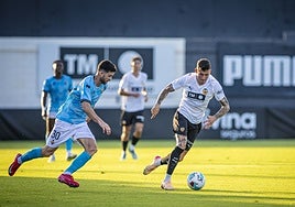 Raba, en una acción contra el Castellón este sábado.