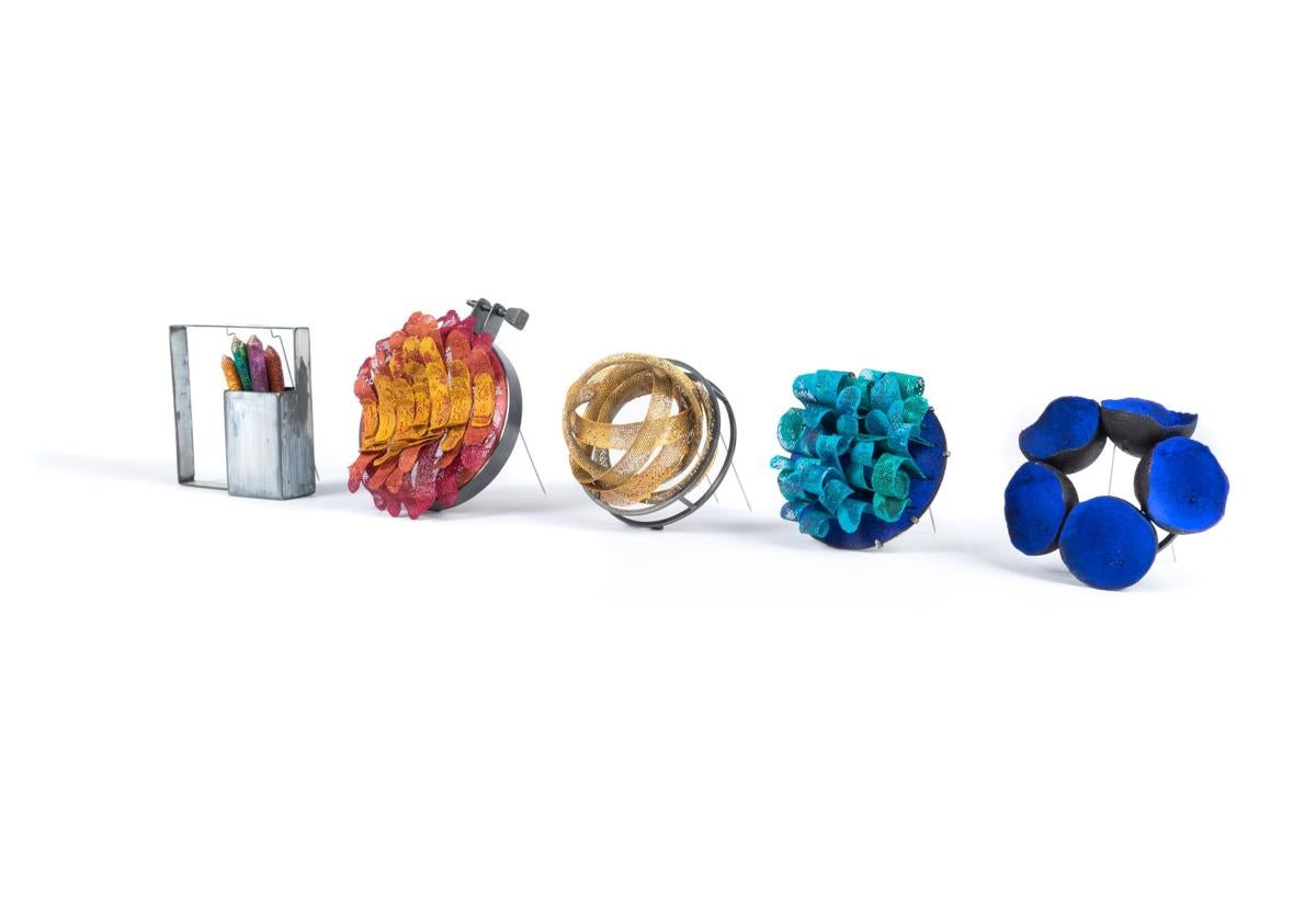 Imagen principal - Algunas de las joyas diseñadas por Pilar Viedma.