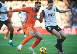 Borja Iglesias frente a Tárrega.