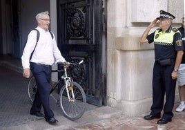 Ribó se hace nómada: «Nunca está en casa»