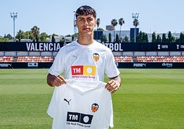 Lucas Nuñez tras ser anunciar su renovación con el Valencia.