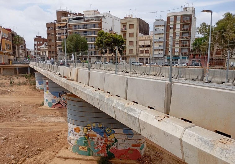 El último puente que se llevará la dana en Paiporta