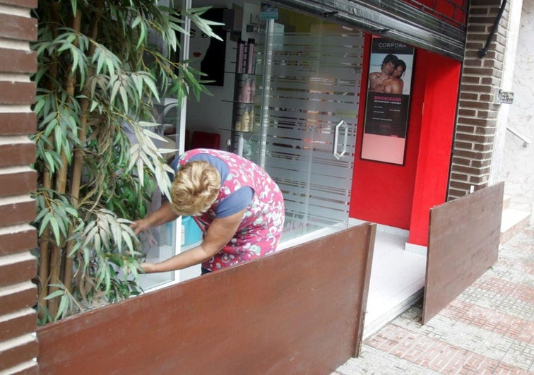 Los bomberos recomiendan no poner compuertas antidana en las viviendas en plantas bajas