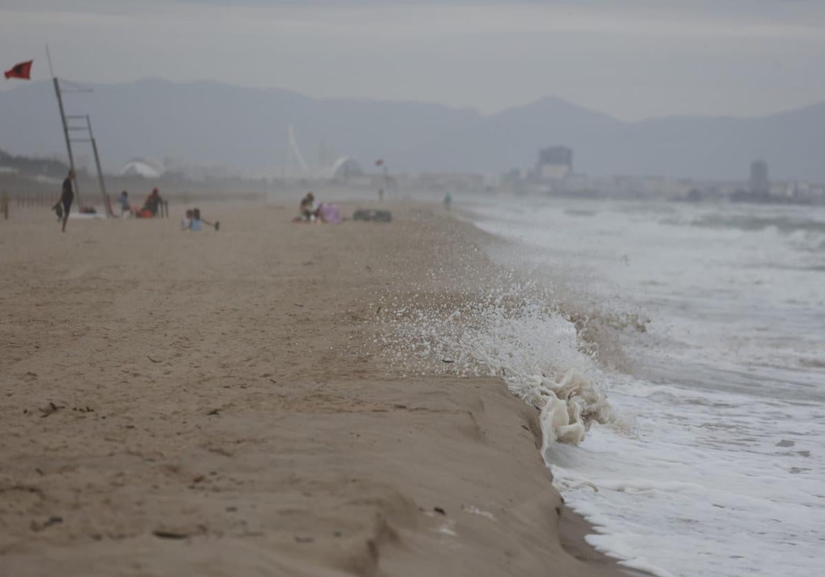 Bandera roja en la mayoría de playas de Valencia
