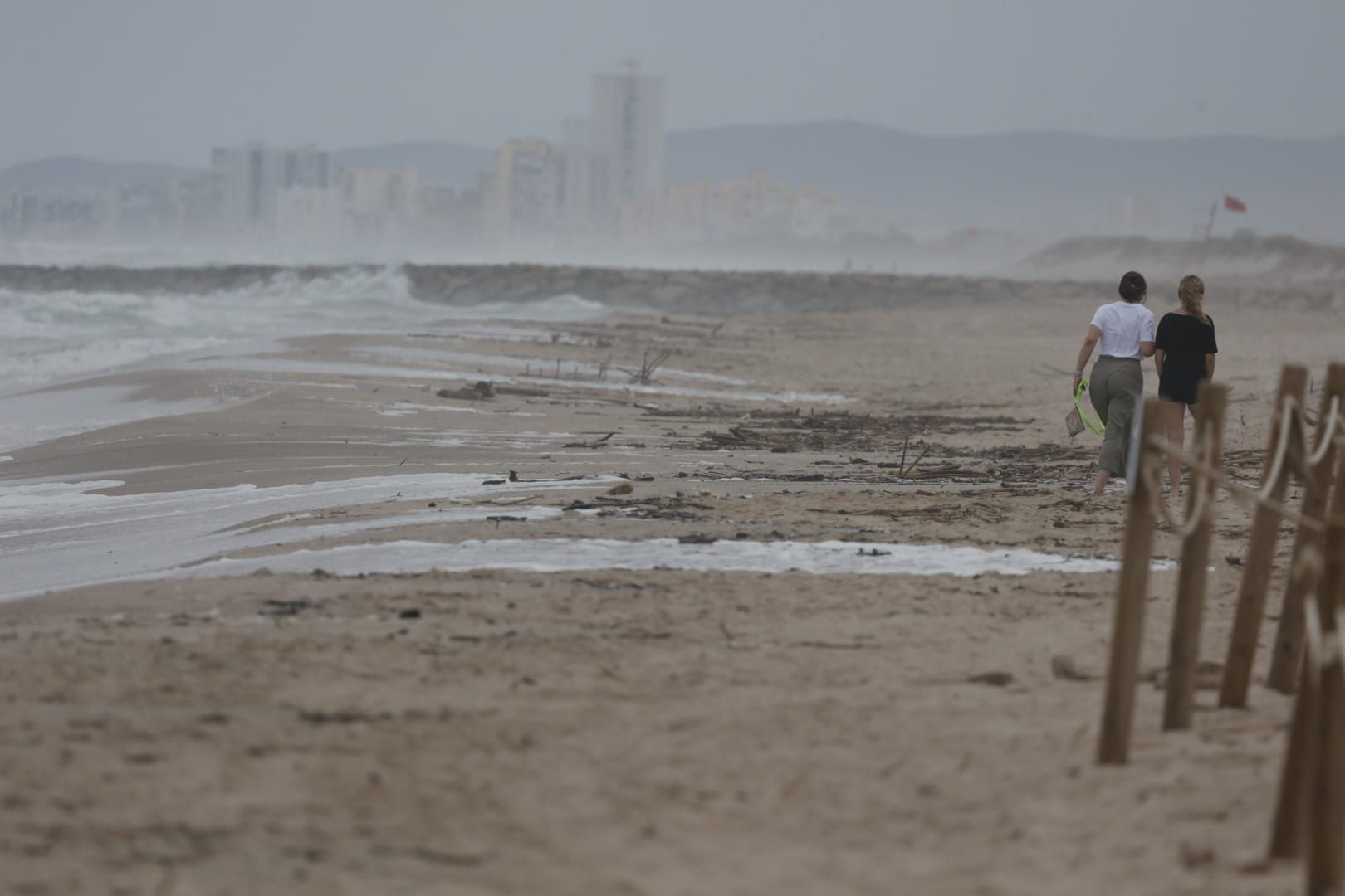 Bandera roja en la mayoría de playas de Valencia