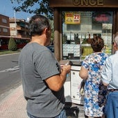 Venta de cupones en un quiosco de la ONCE. Imagen de archivo.