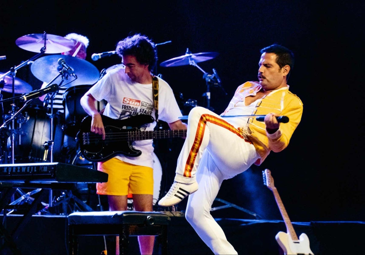 Una actuación de Tributo a Queen.