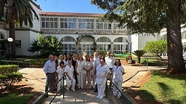 La comitiva del Consell, con la vicepresidenta, en su visita a Fontilles.