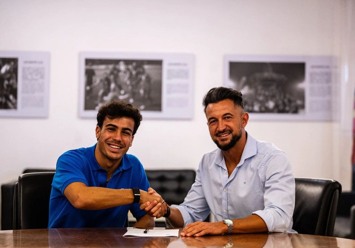 Manu Sánchez firma como jugador del Levante.