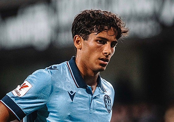 Marcos Navarro en su debut con el Levante.