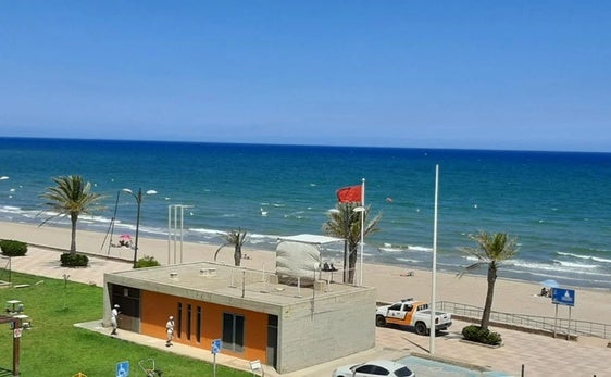 Playa Port Saplaya.