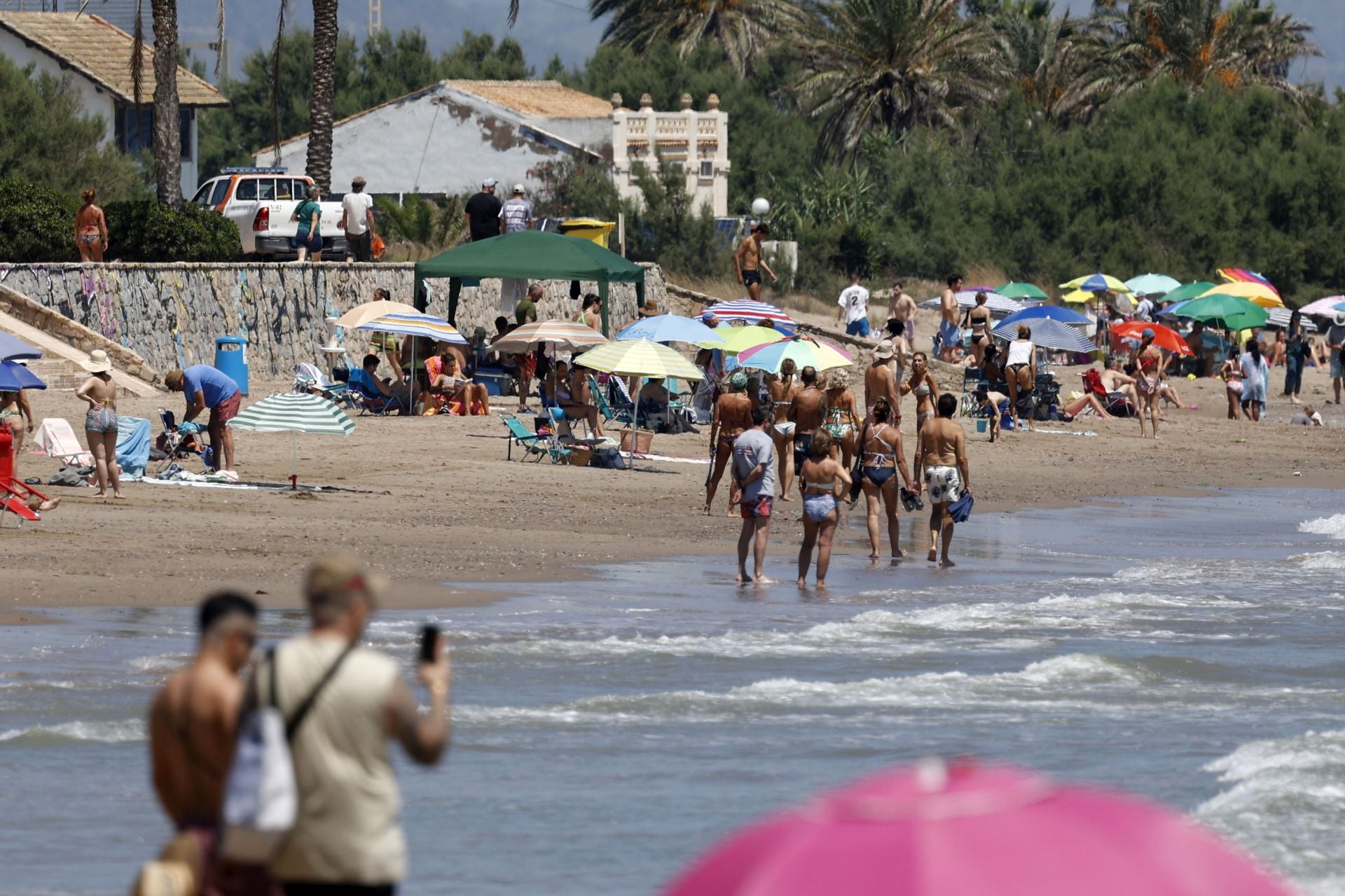 Fotos: Una playa de Port Saplaya estará cerrada varios días por contaminación