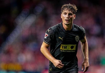 Sergi Canós se entrena al margen con su futuro en el aire