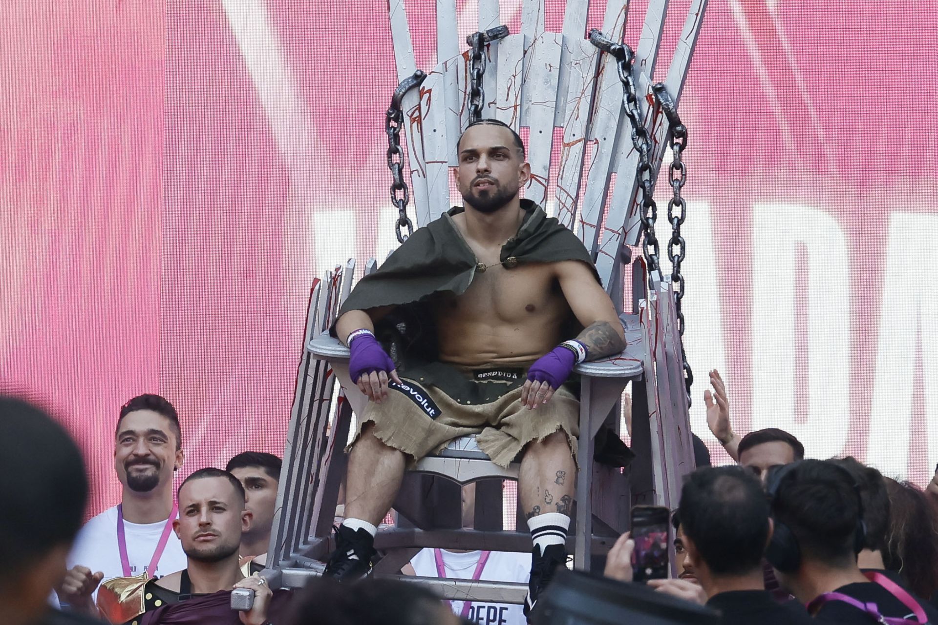 Fotos: Ibai Llanos conquista La Cartuja con La Velada del Año 5 y bate récords históricos en Twitch