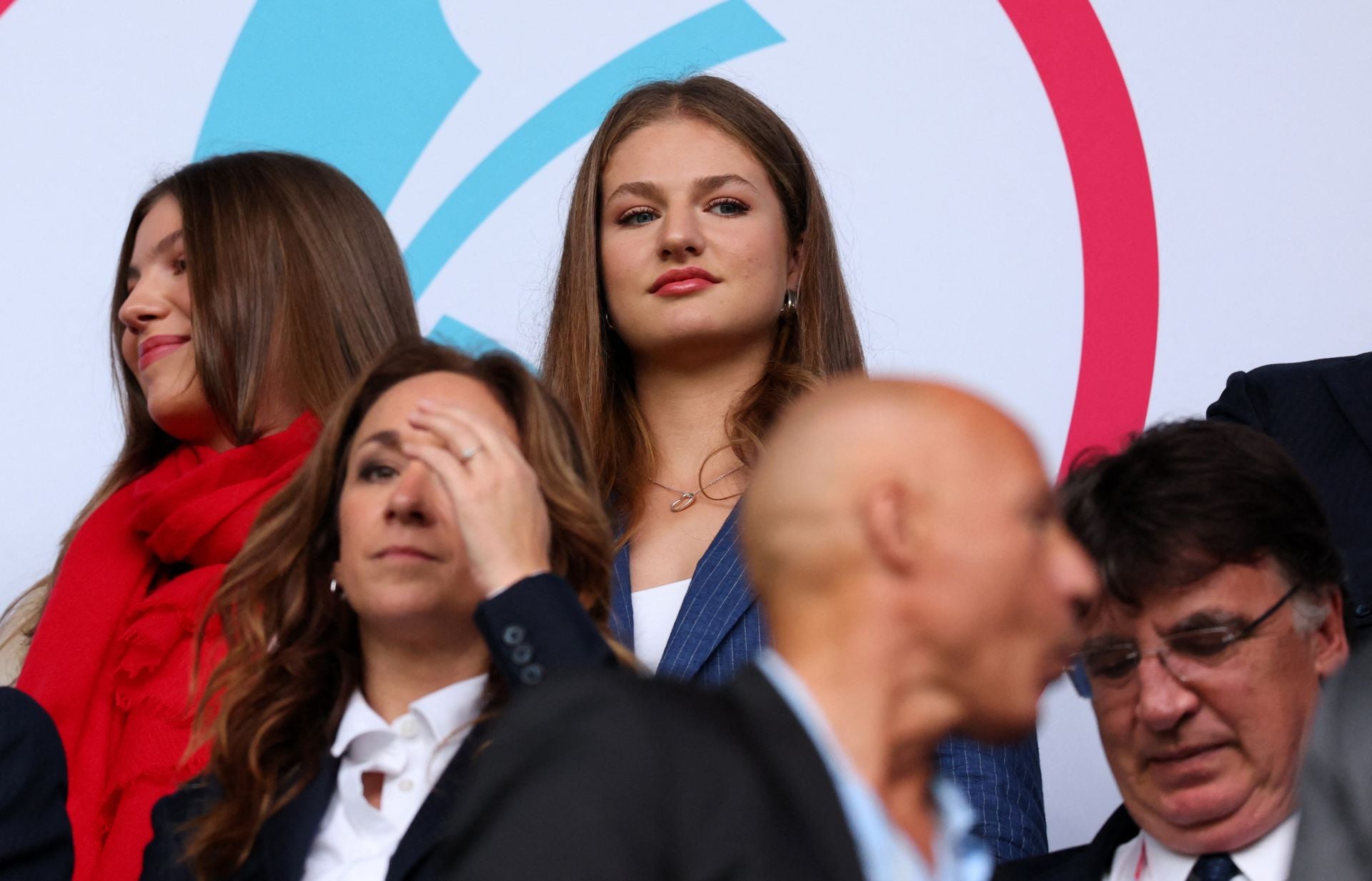 La princesa Leonor y la infanta Sofía apoyan a la selección femenina en Suiza