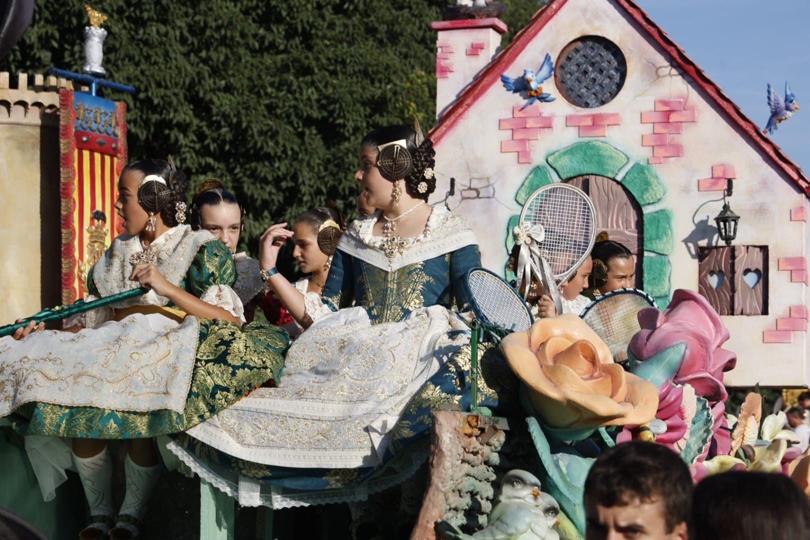 Fotos | La Batalla de Flores pone el broche de oro a la Feria de Julio de Valencia