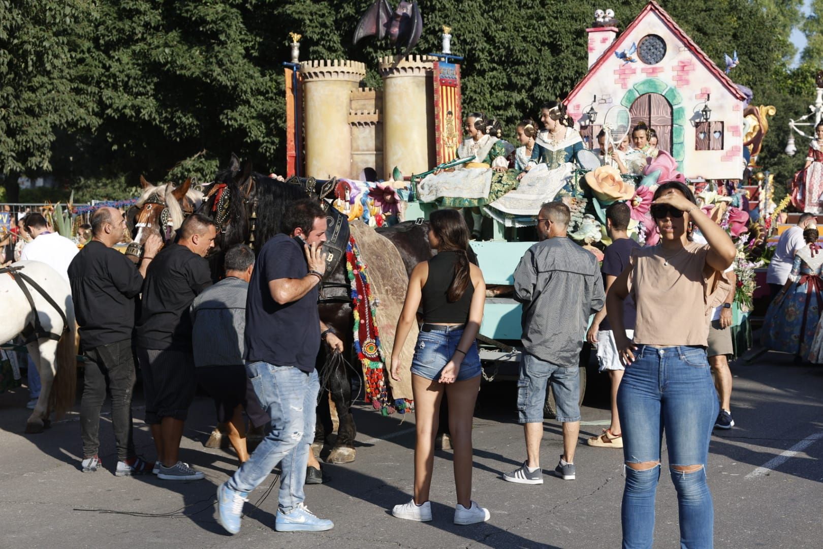 Fotos | La Batalla de Flores pone el broche de oro a la Feria de Julio de Valencia