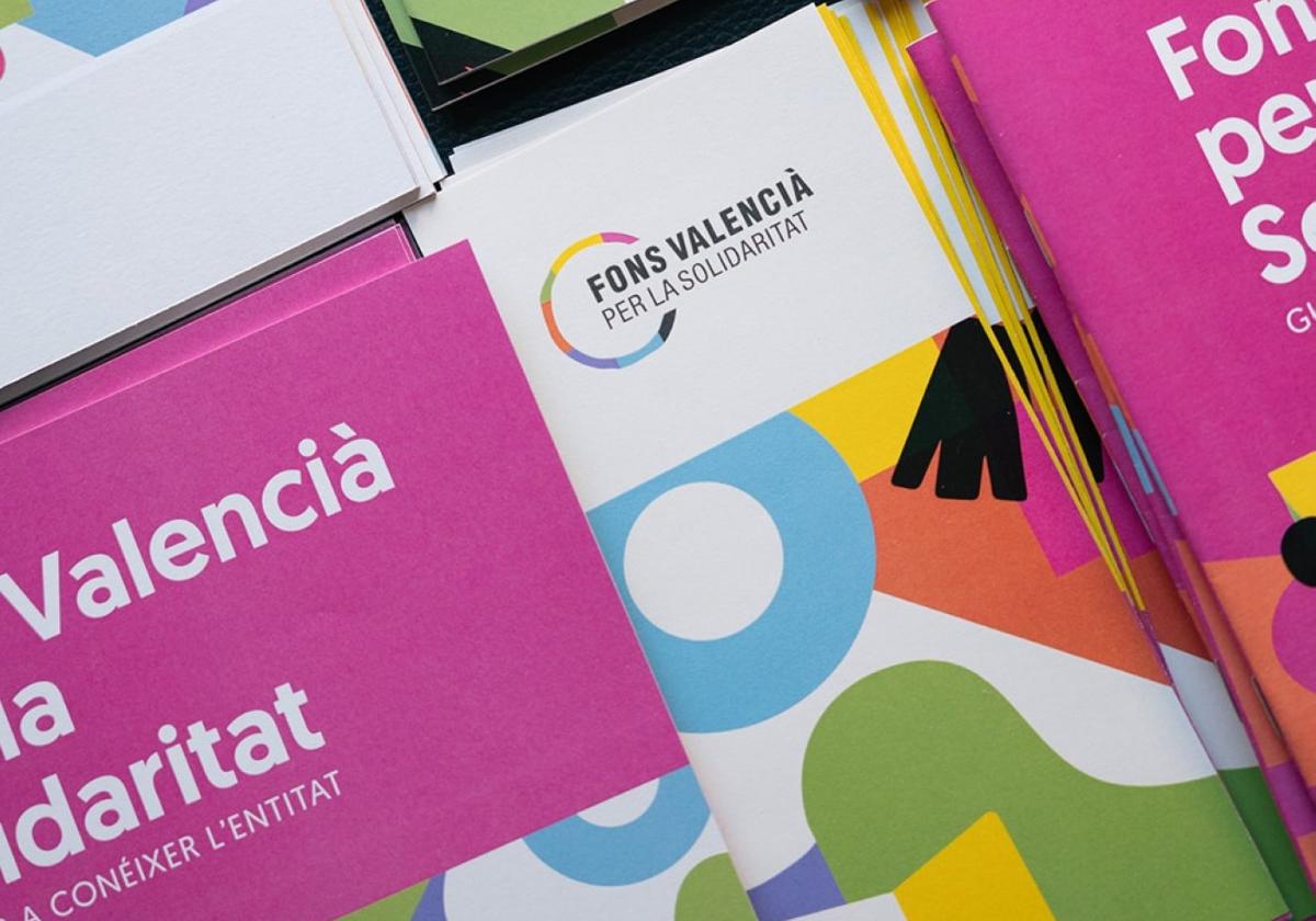 Folletos del Fons Valencià per la Solidaritat.