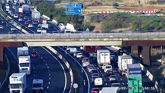 Atascos en la A-7 este lunes, 28 de julio.