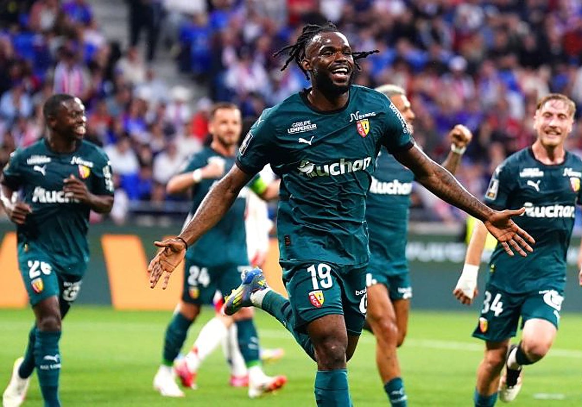 Koyalipou, celebra un gol con el equipo francés.