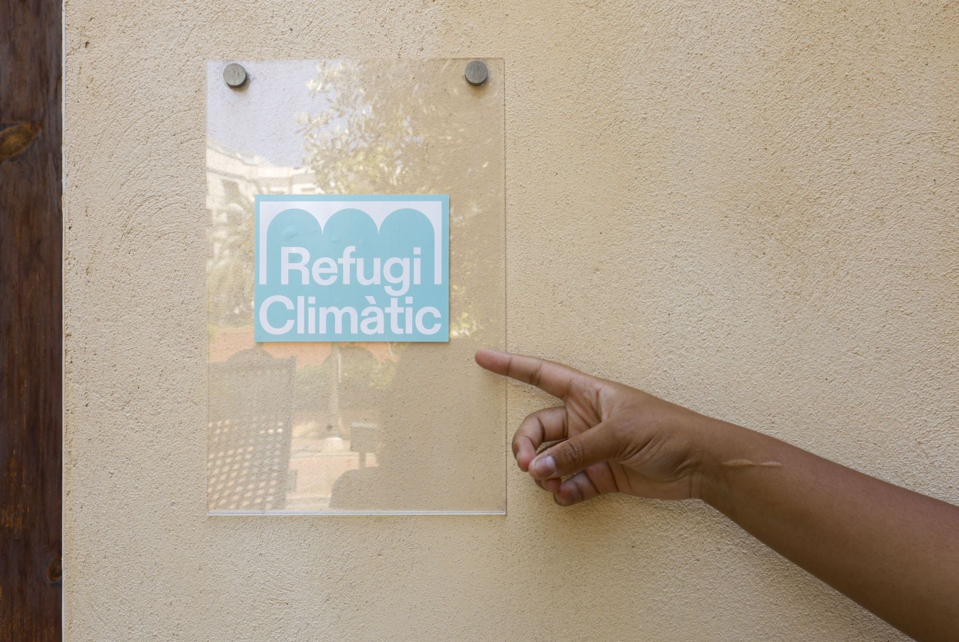 Letrero de un refugio climático