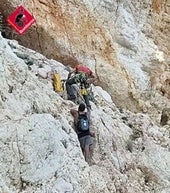 Momento en el que el miembro del GER llega hasta donde estaba el hombre.