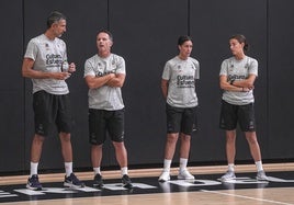 El staff técnico al completo del Valencia Basket.