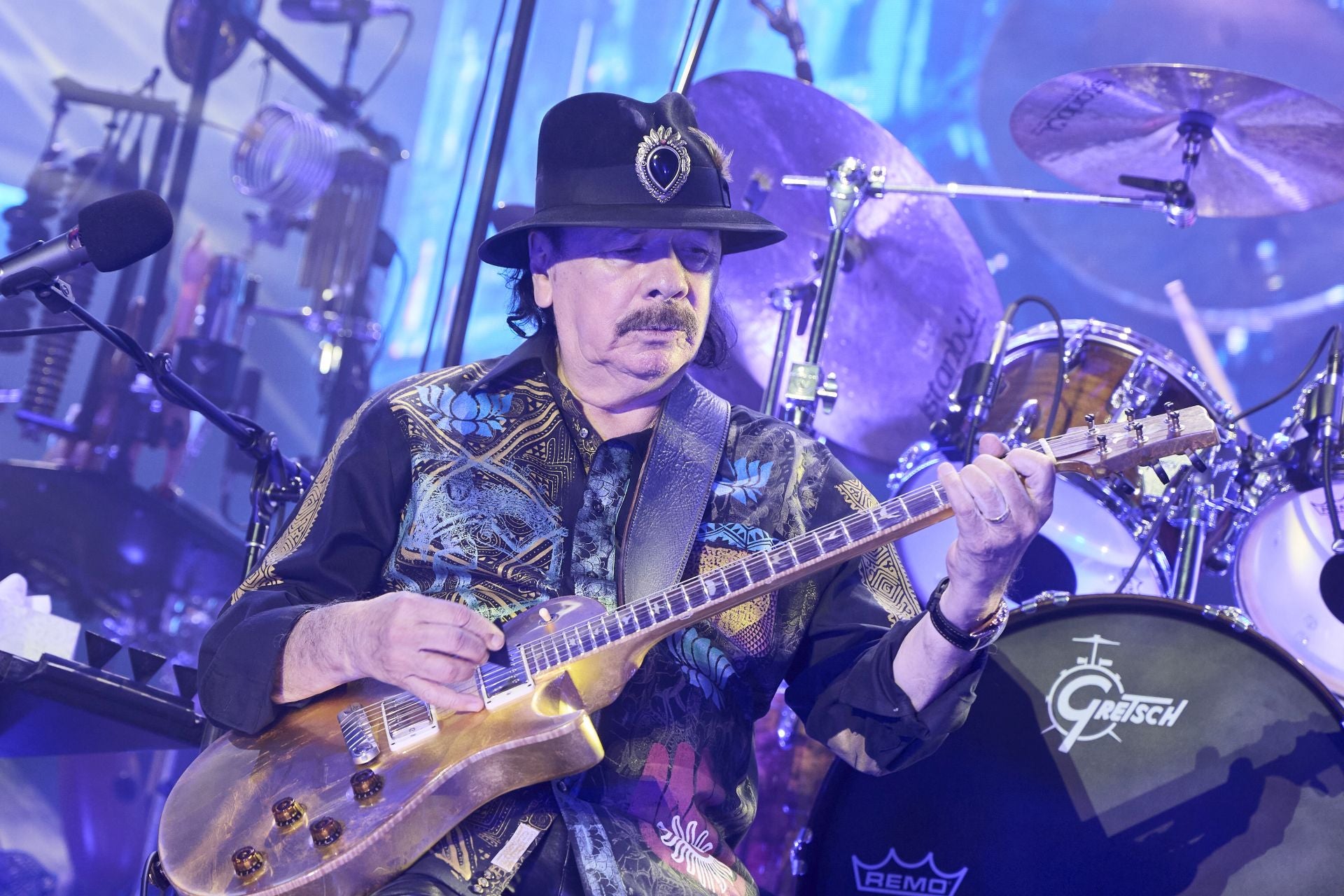 Carlos Santana encandila a Valencia
