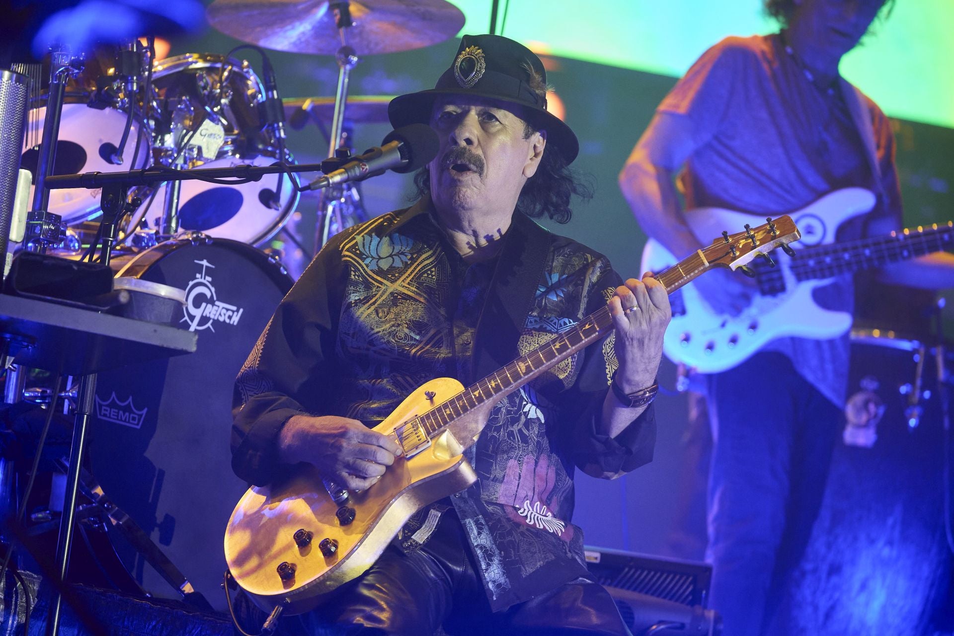Carlos Santana encandila a Valencia