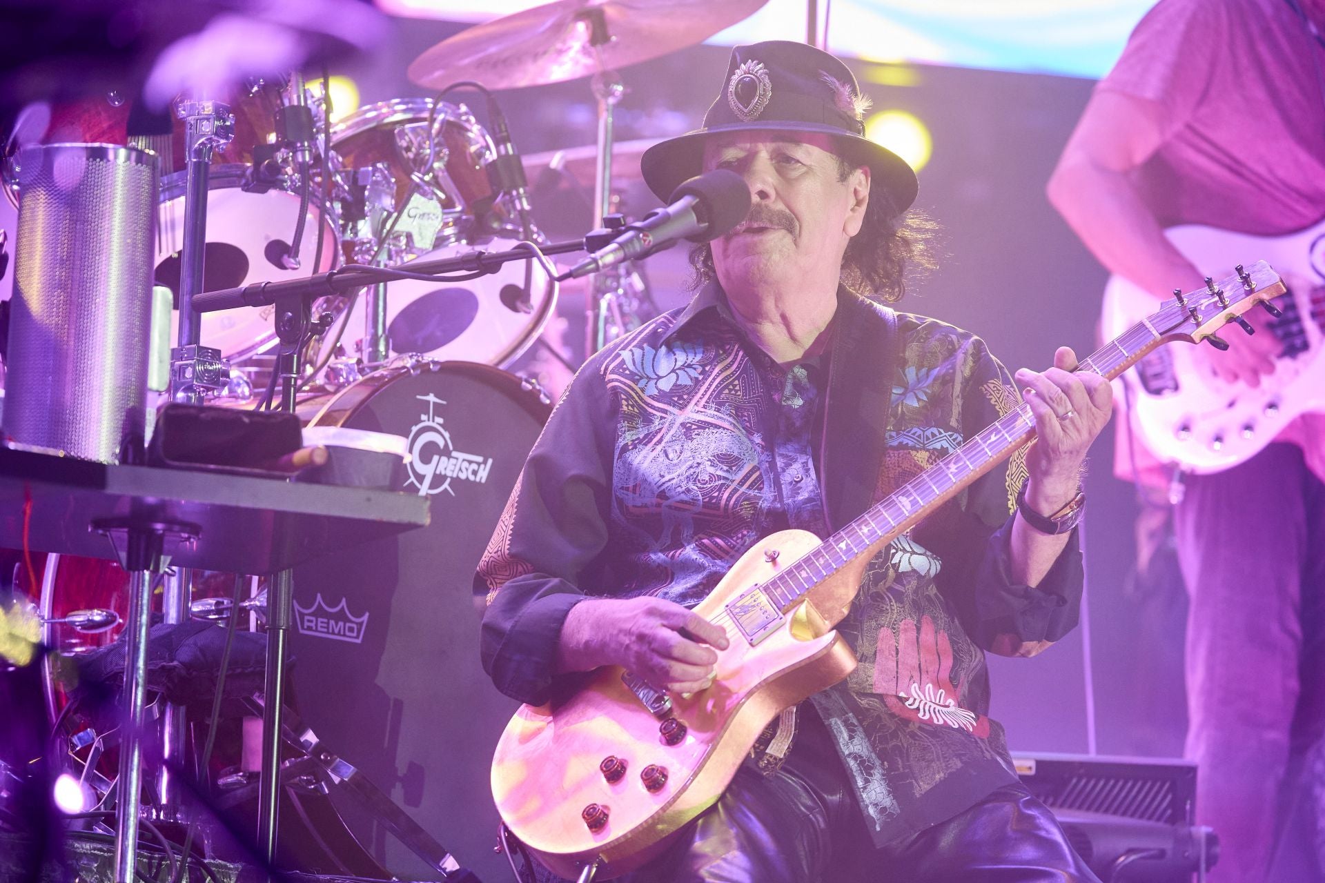 Carlos Santana encandila a Valencia
