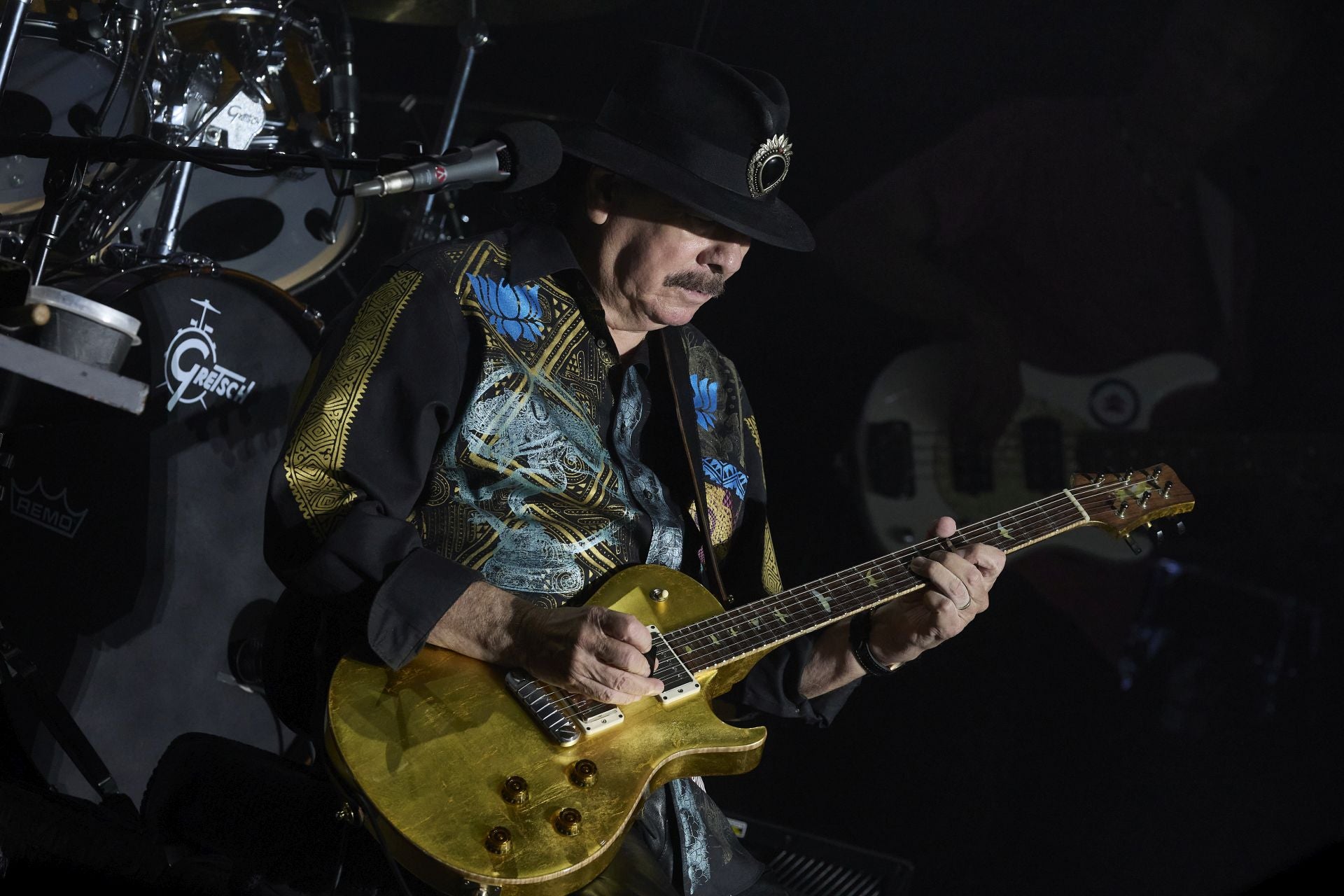Carlos Santana encandila a Valencia