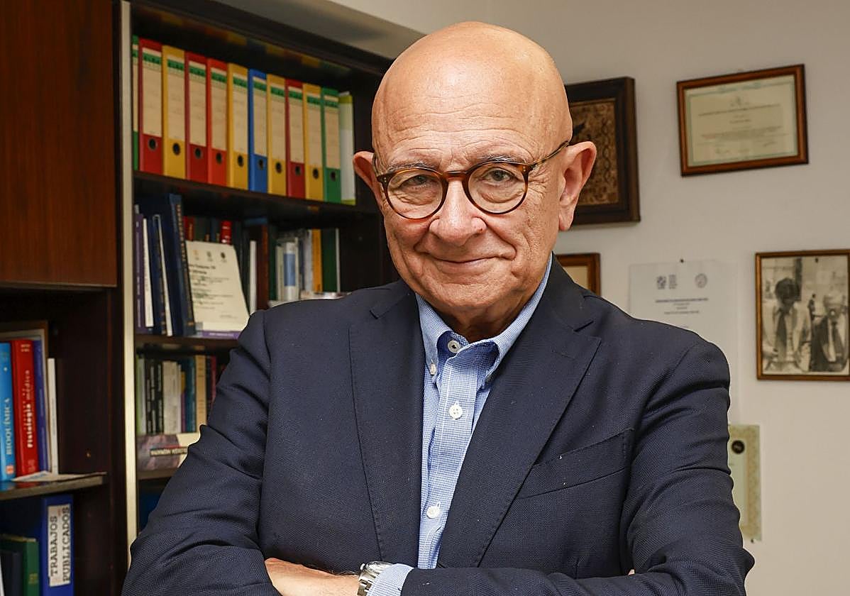 El doctor José Viña Ribes.