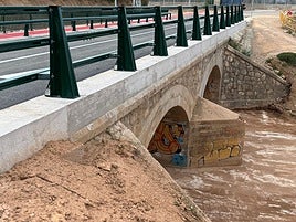 Puente de Loriguilla sobre el Pozalet.