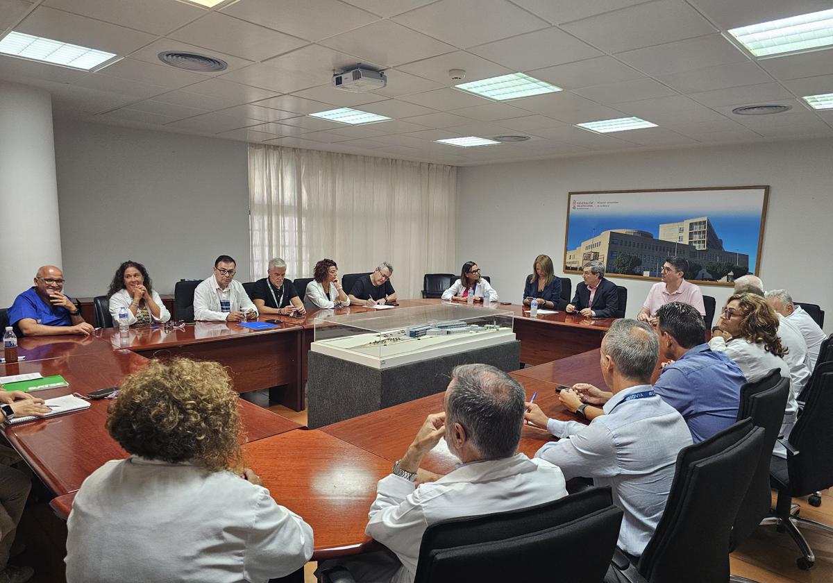 Firma del convenio colectivo del Hospital de la Ribera de Alzira.