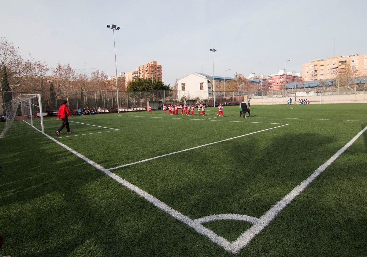 Campo de fútbol municipal que gestionará un club.