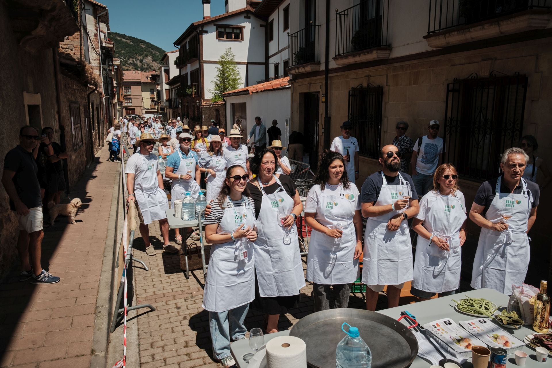 La paella más solidaria con la zona cero se cocina a 600 kilómetros de Valencia