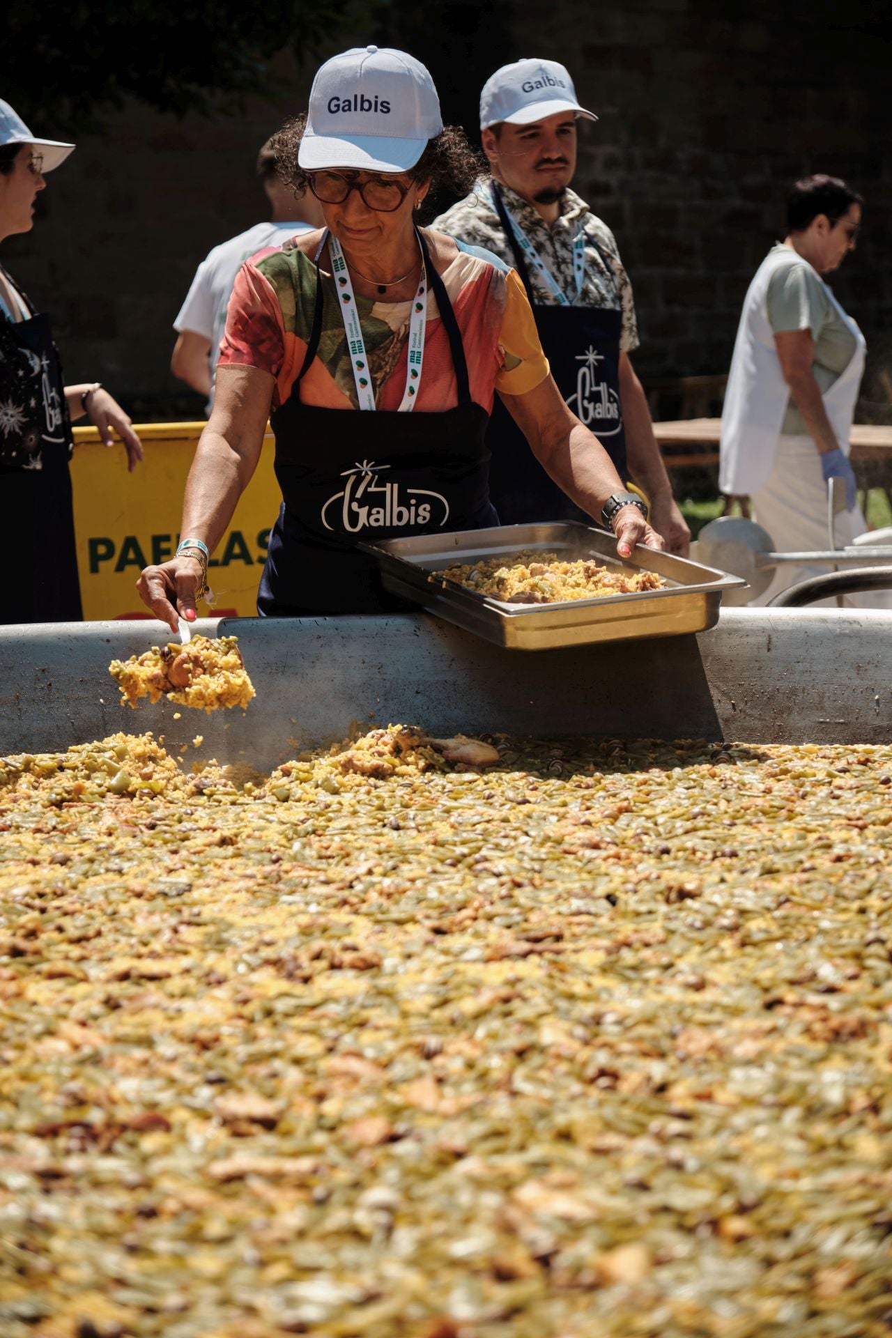 La paella más solidaria con la zona cero se cocina a 600 kilómetros de Valencia