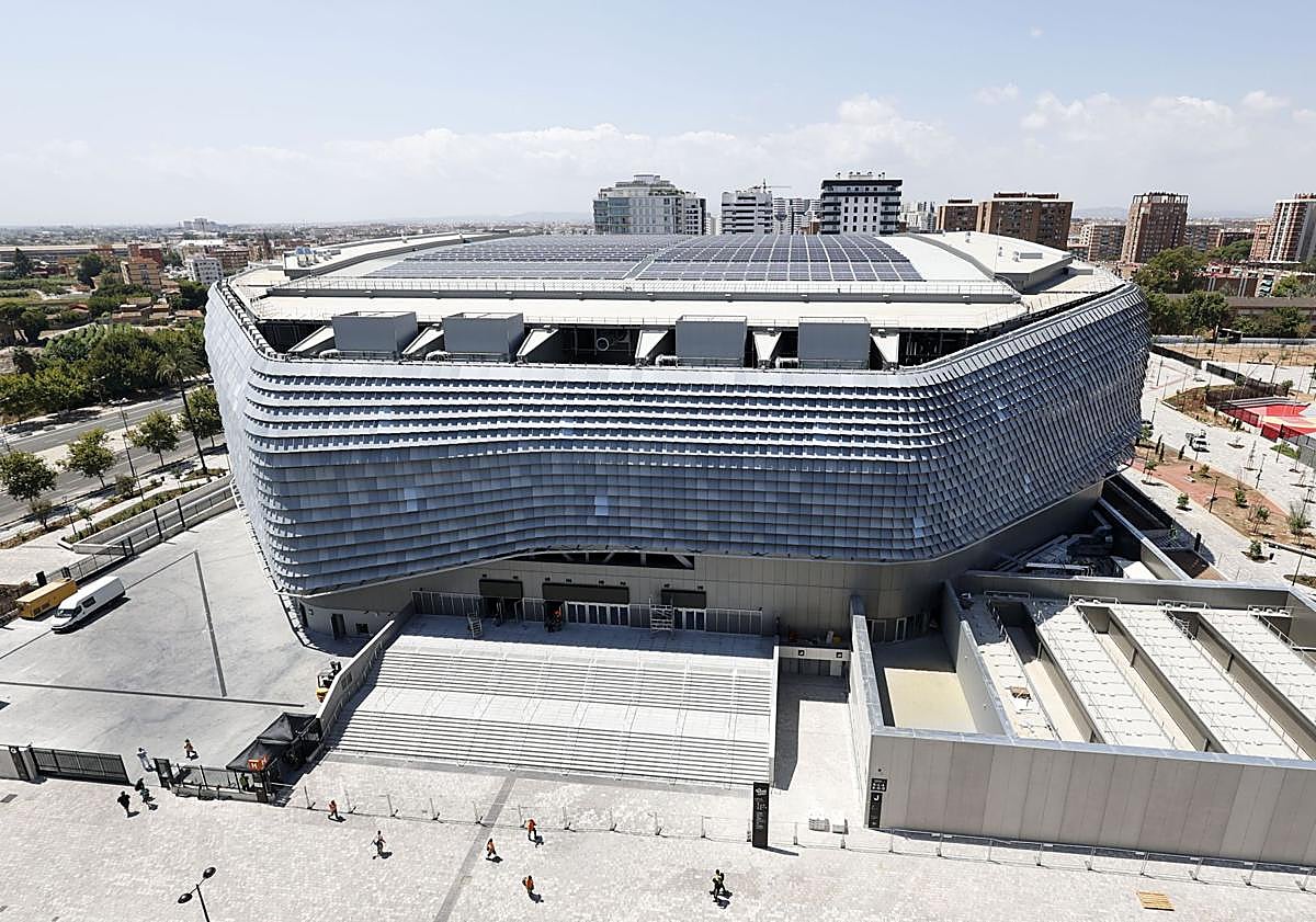 Imagen principal - Con vistas al nuevo vecino de la ciudad: el Roig Arena