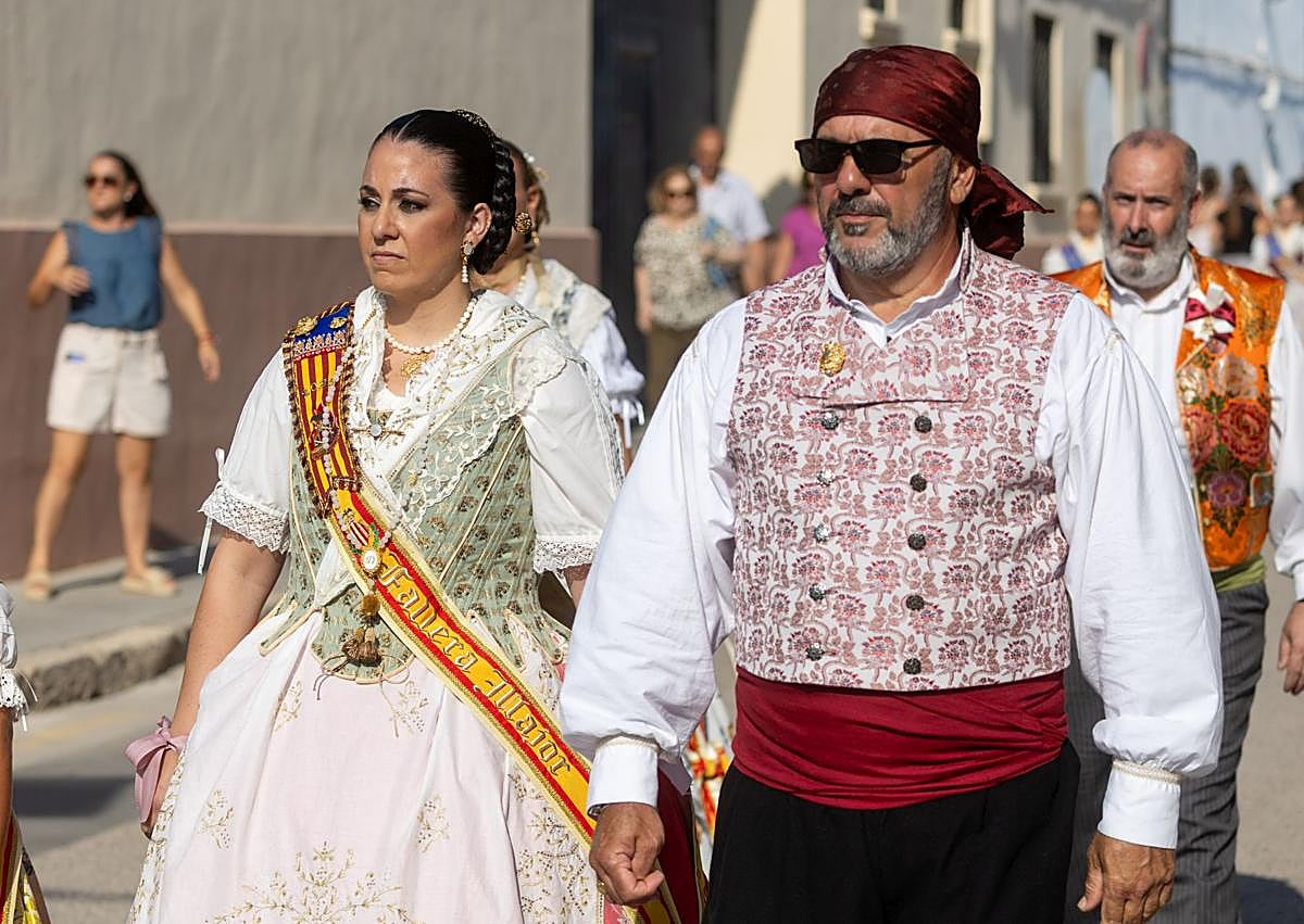 Imagen secundaria 1 - El Palmar peregrina al Cristo de la Salud con el recuerdo vivo de la dana