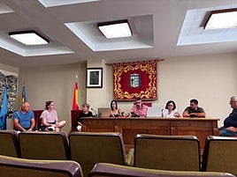 Pleno en el Ayuntamiento de Tuéjar.
