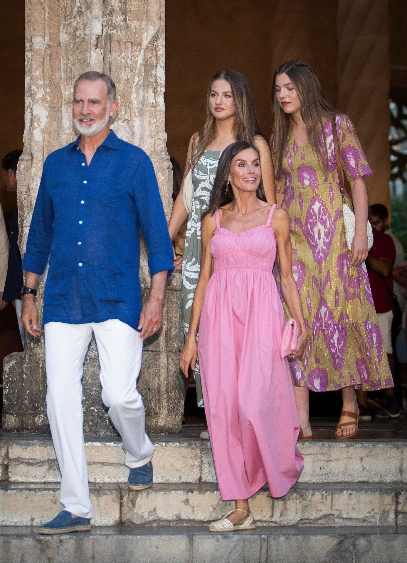 La reina Letizia deslumbra en su último día en Mallorca