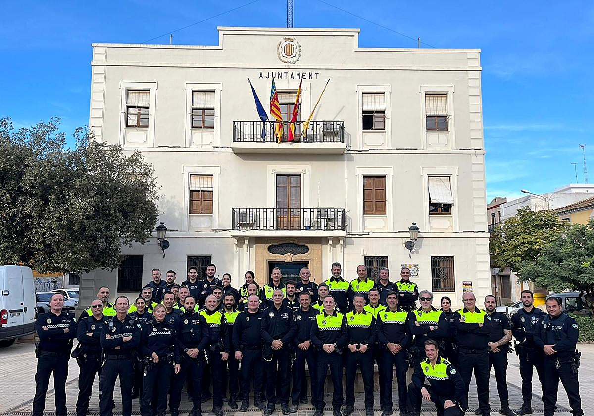 Agentes de la Policía Local de Benetússer.