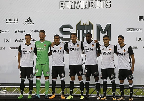 Fichajes del Valencia en la temporada 2017/2018.