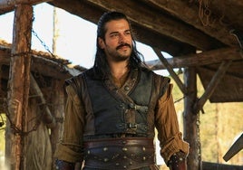Quién es Burak Özçivit, el actor de la serie 'Imperio'
