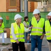 La vicepresidenta Natàlia Enguix, visitando las obras en Manises.