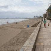 Playa y paseo marítimo de Port Saplaya.