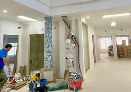 Las obras del interior de la escuela infantil Solc en pleno agosto.